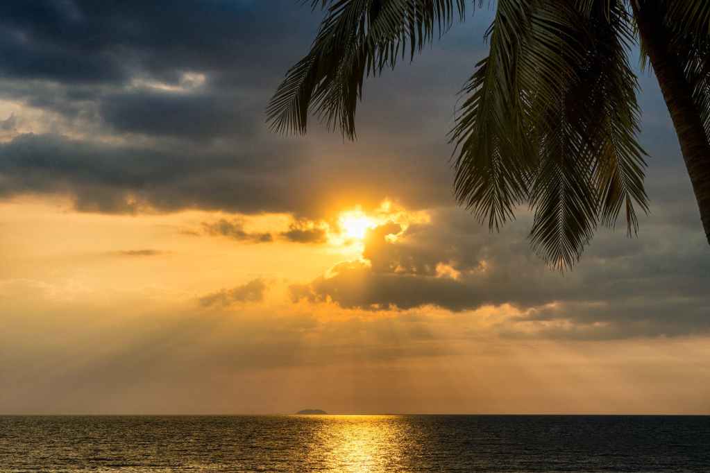 background beach beautiful clouds