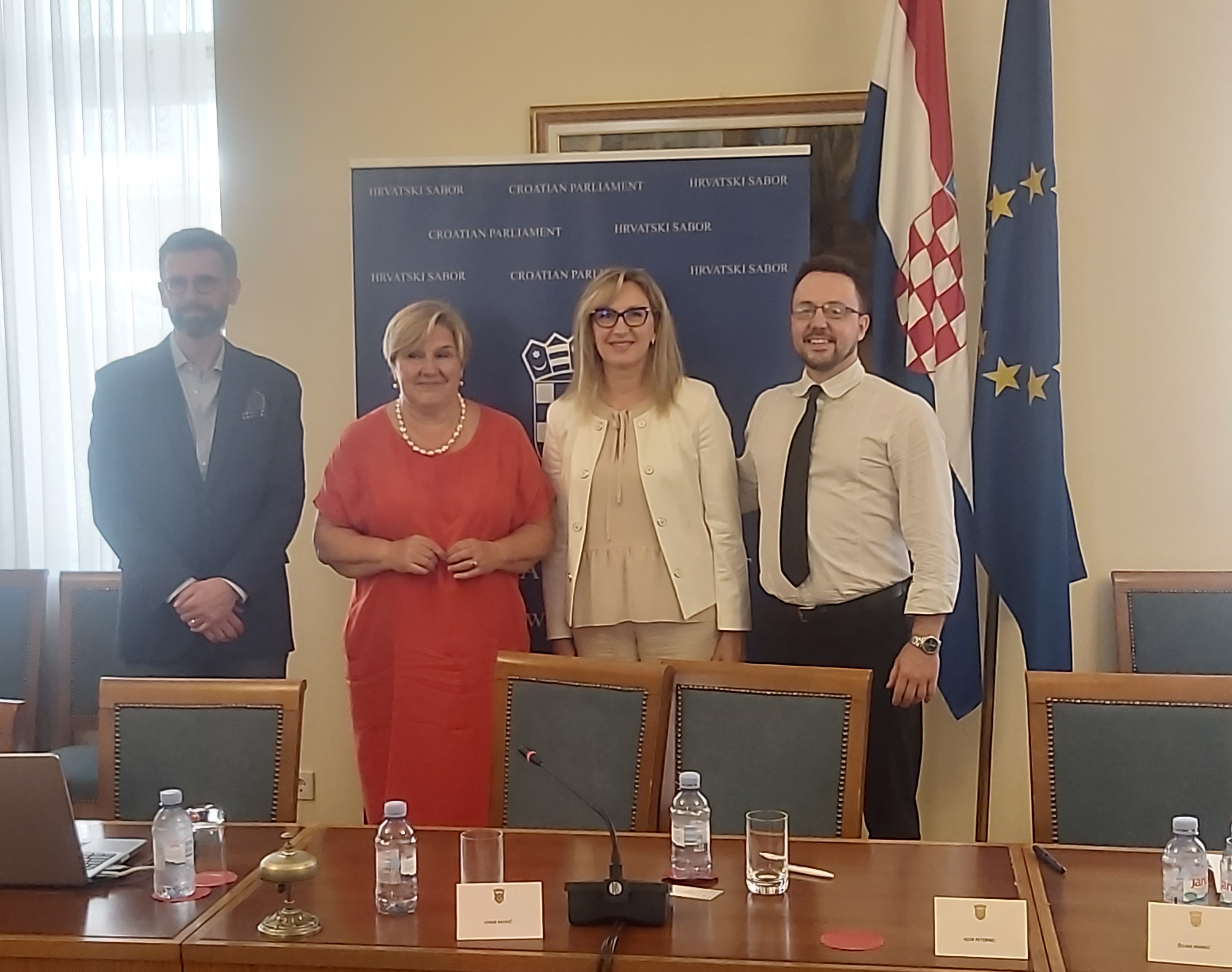 Martina Lukić sudjelovala na okruglom stolu u Hrvatskom saboru o kršenju prava na slobodu vjeroispovijesti