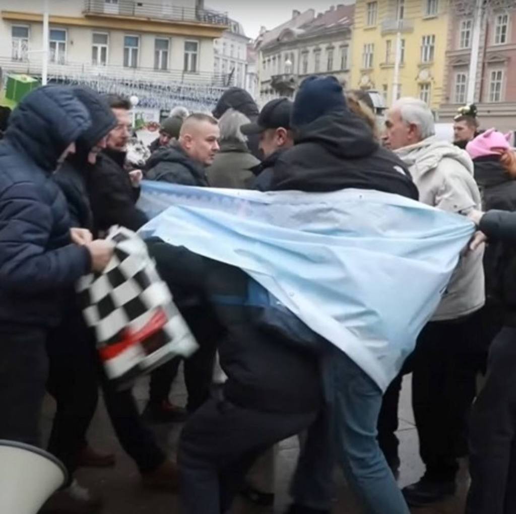 Napada na molitelje