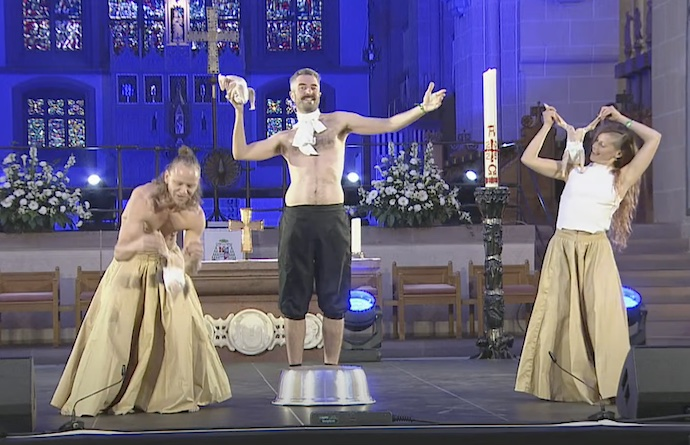 Skandalozan performans 