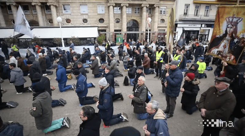 Javna molitva na trgovima