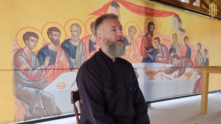 Pravoslavni svećenik savjetuje sina: "Šutni djevojku ako..."