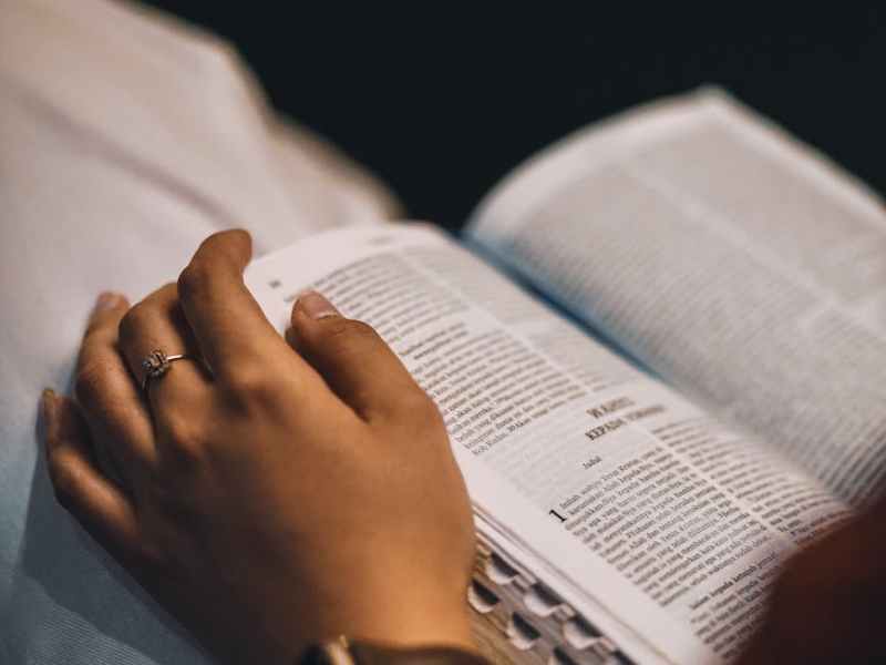Božja zapisana Riječ: anglikansko razumijevanje Biblije